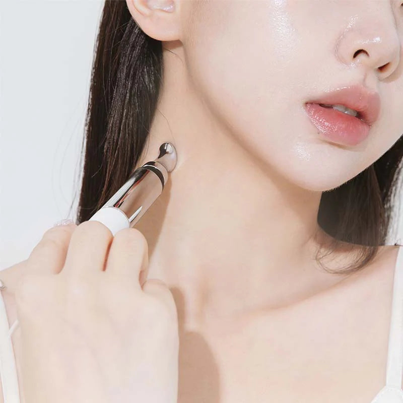 HEVEBLUE - Black Yuja Bean Lifting Auto Eye Cream, sfeerfoto 3